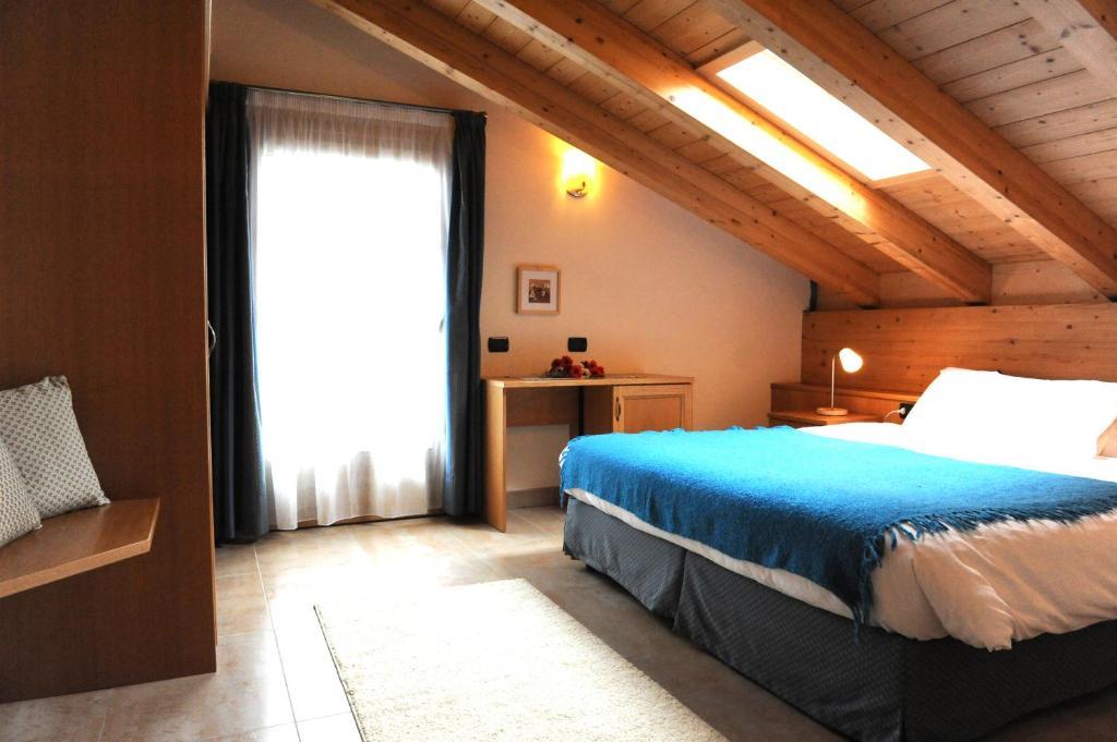 Chalet Tea Da Bondi Livigno Kamer foto